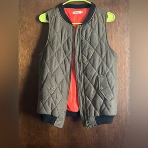 Green quilted women’s vest size L